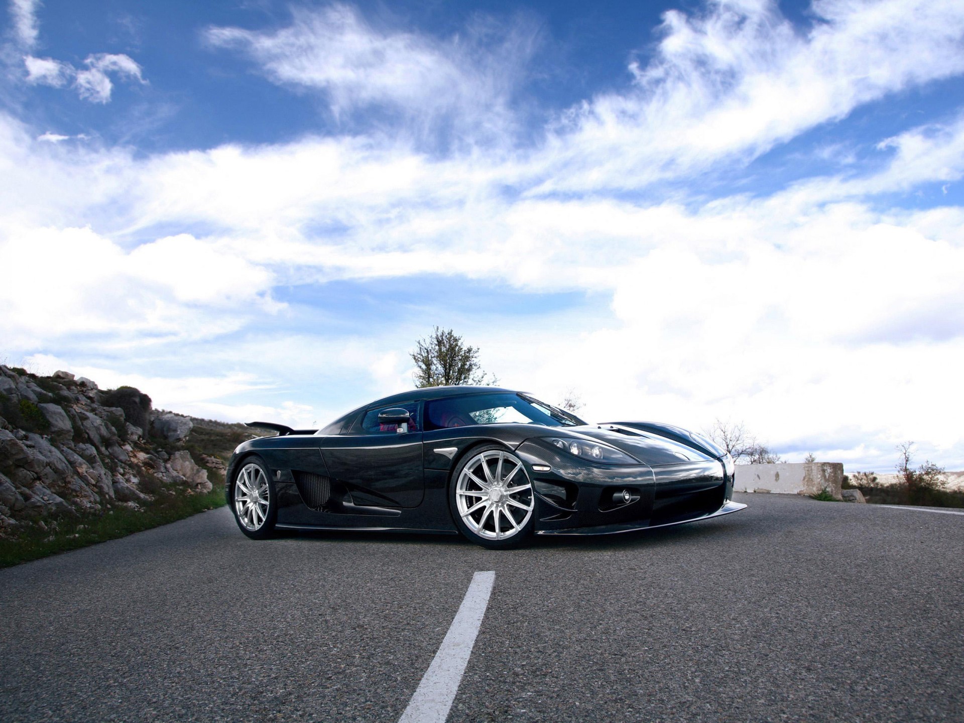 koenigsegg ccx carretera cielo árbol