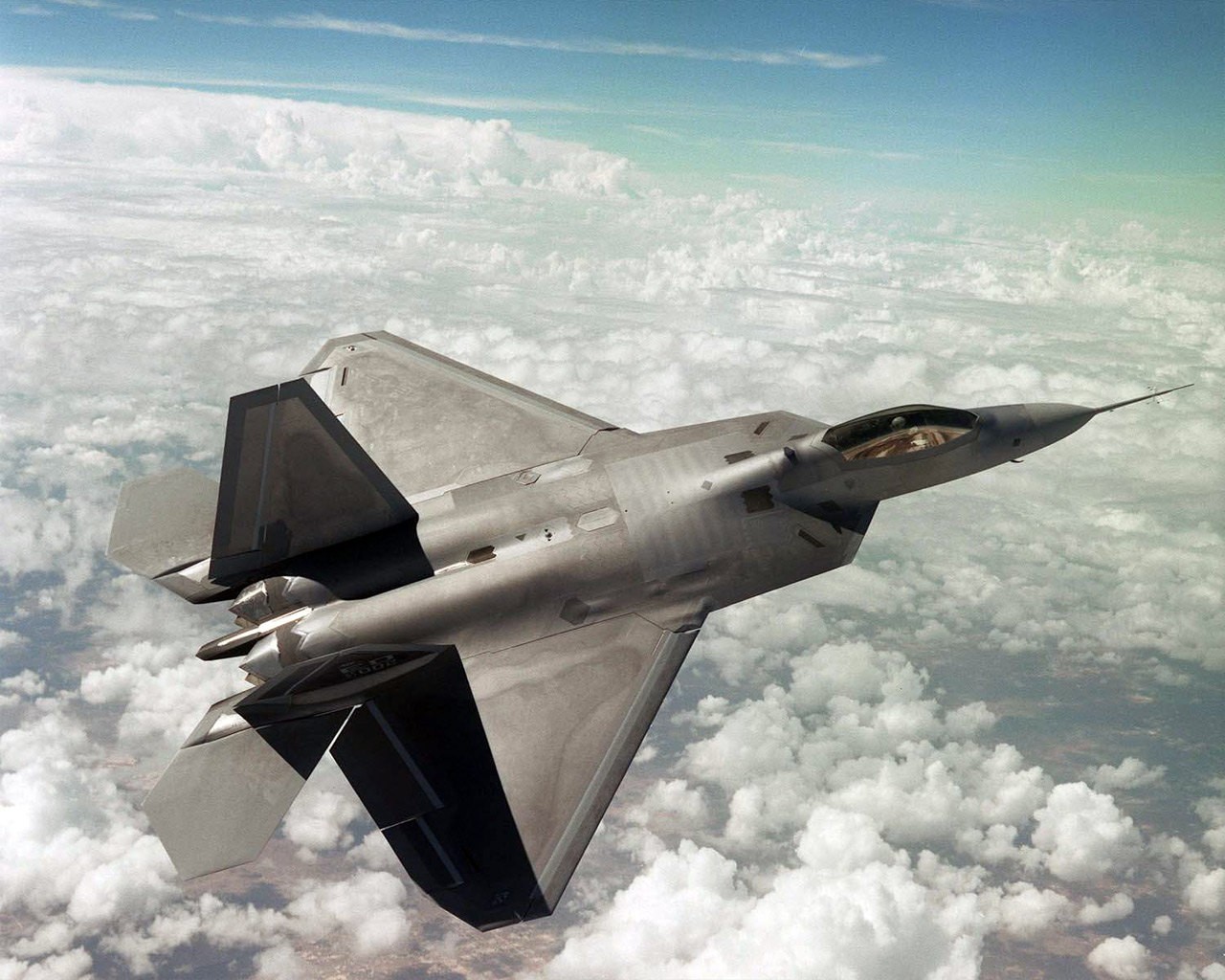 f22 raptor altitude nuages