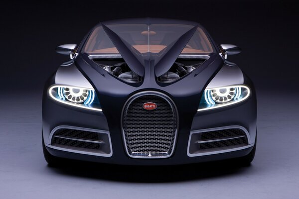 Bugatti Concept Car mit beidseitig öffnender Motorhaube