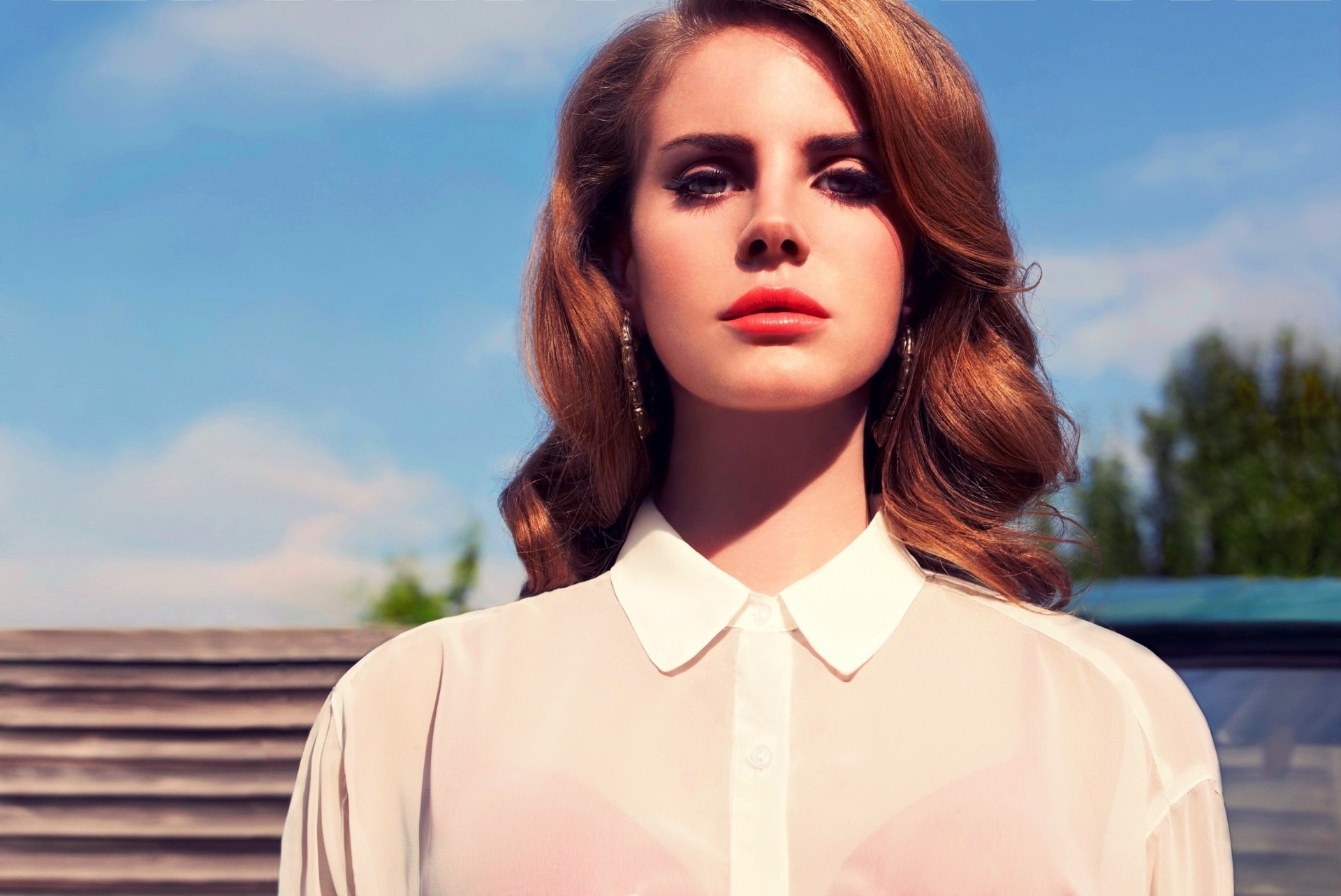 lana del rey piosenkarka indie pop czerwona szminka