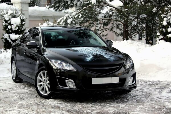 Batman kam im Winter mit einem Mazda 6 an