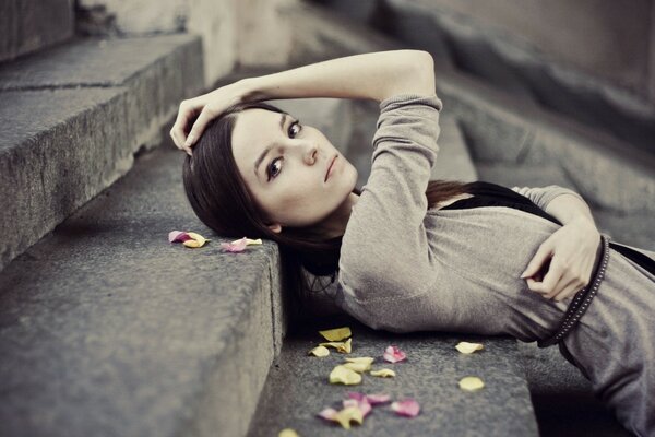 Beautiful photo shoot with rose petals