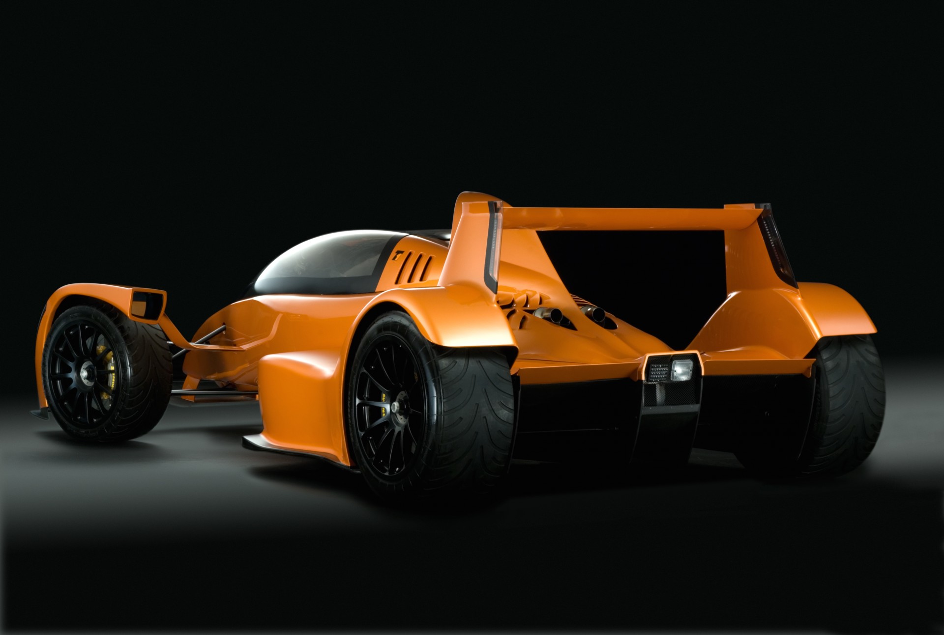 caparo t1 schwarzer hintergrund orange