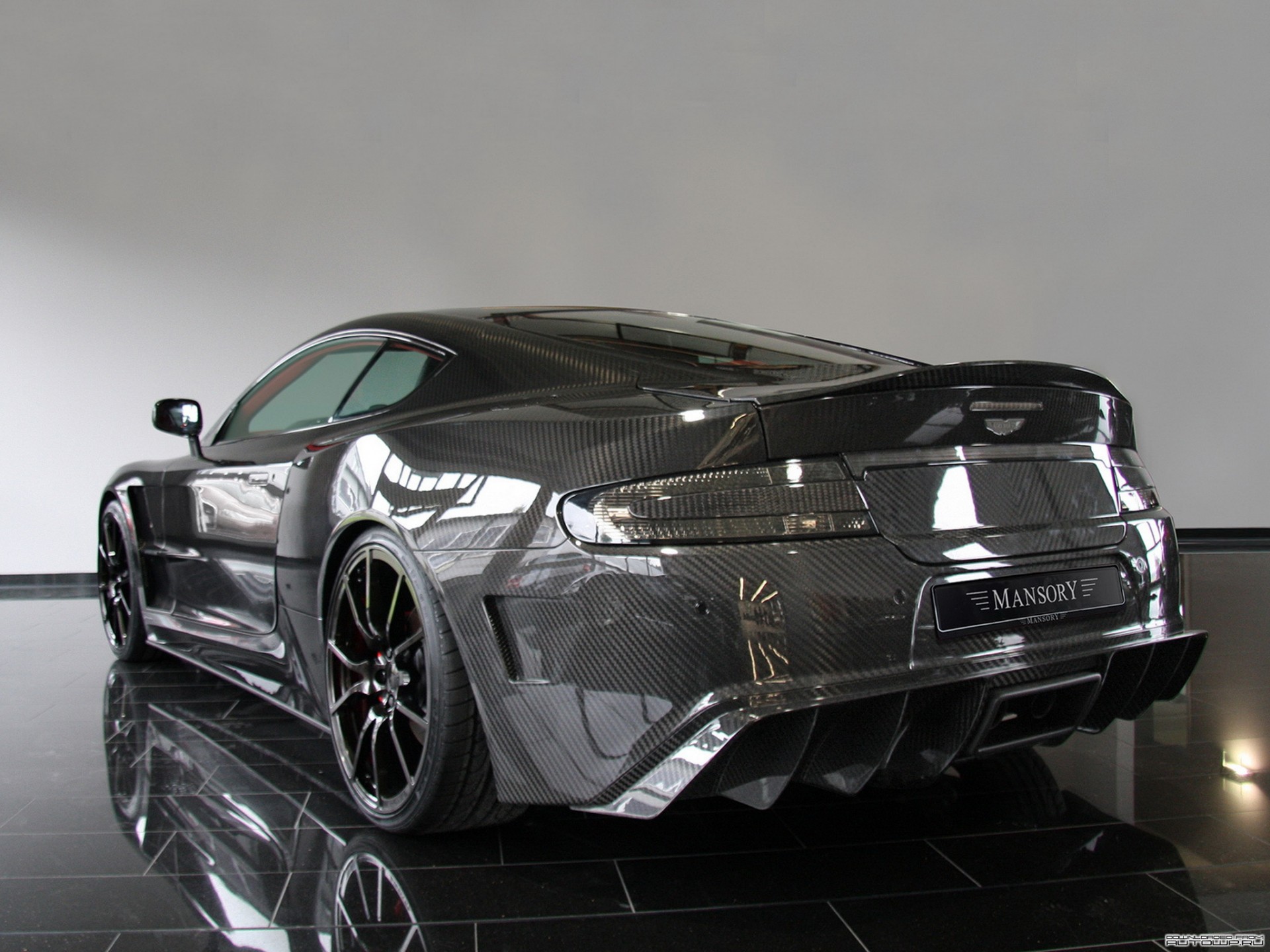 aston martin carbon2