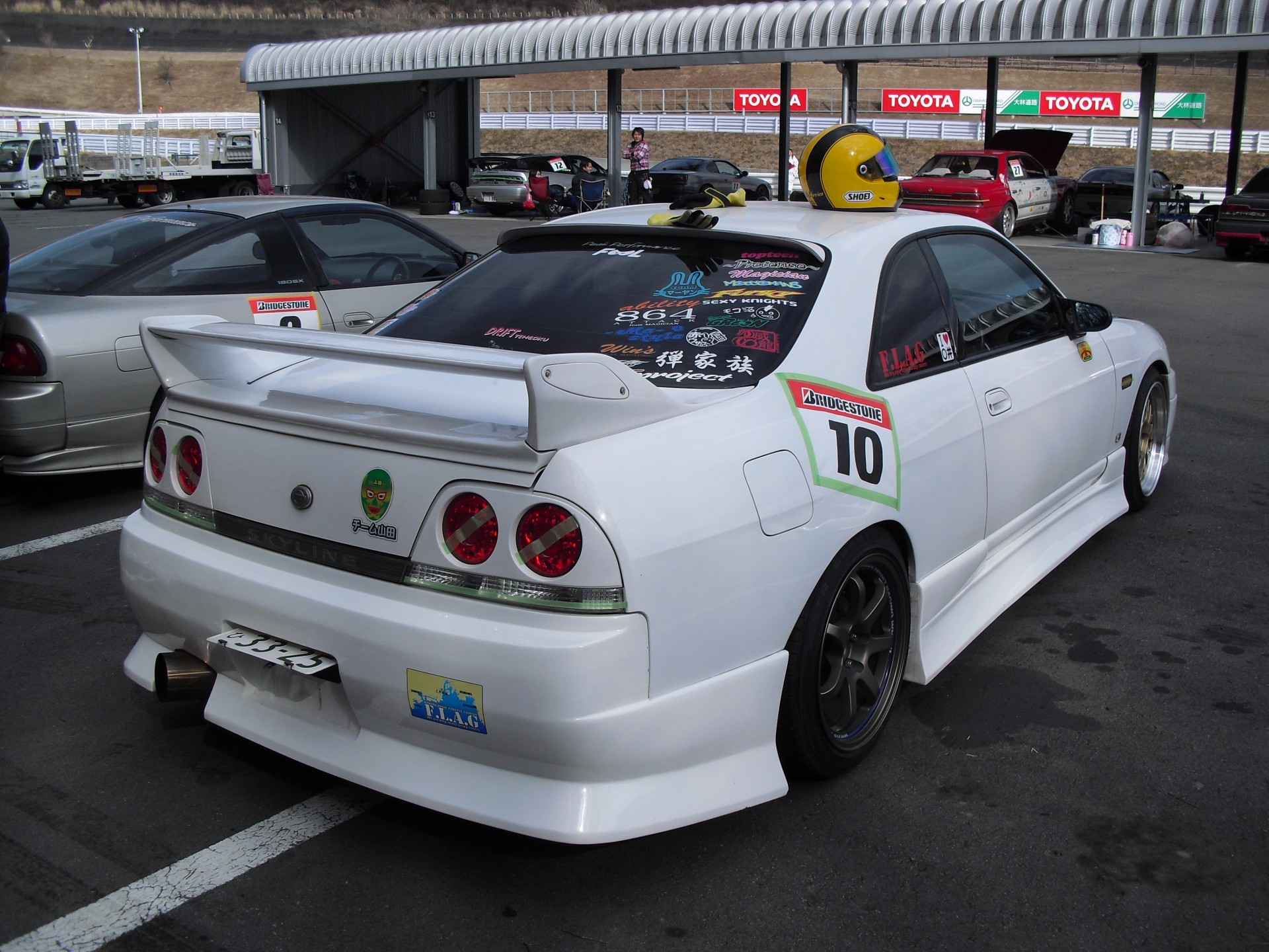 nissan orizzonte r33