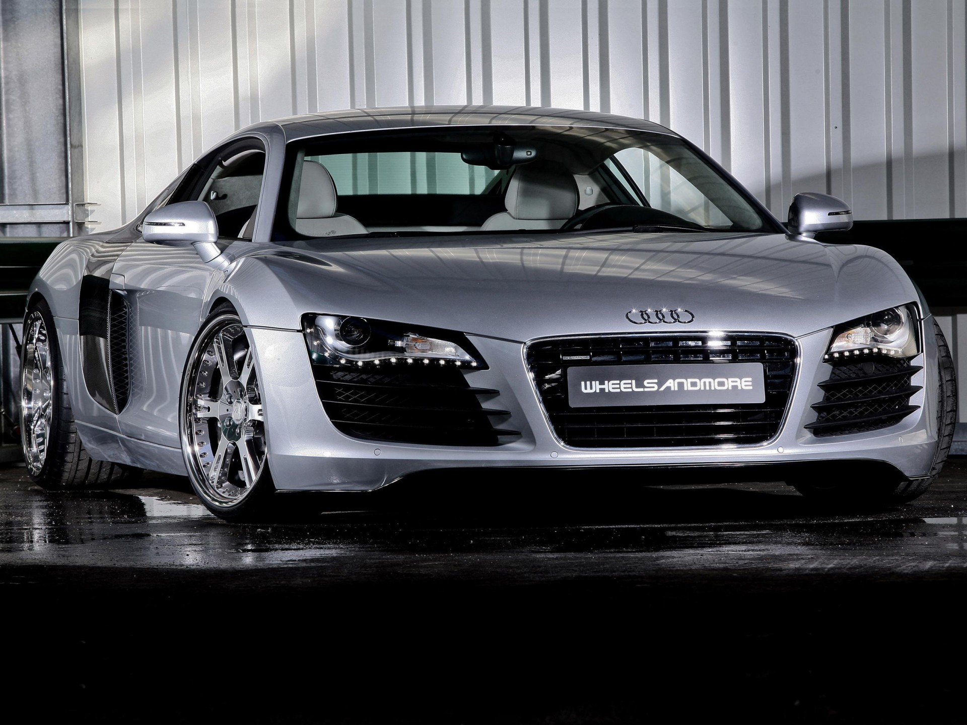 audi r8 garage terra riflessione