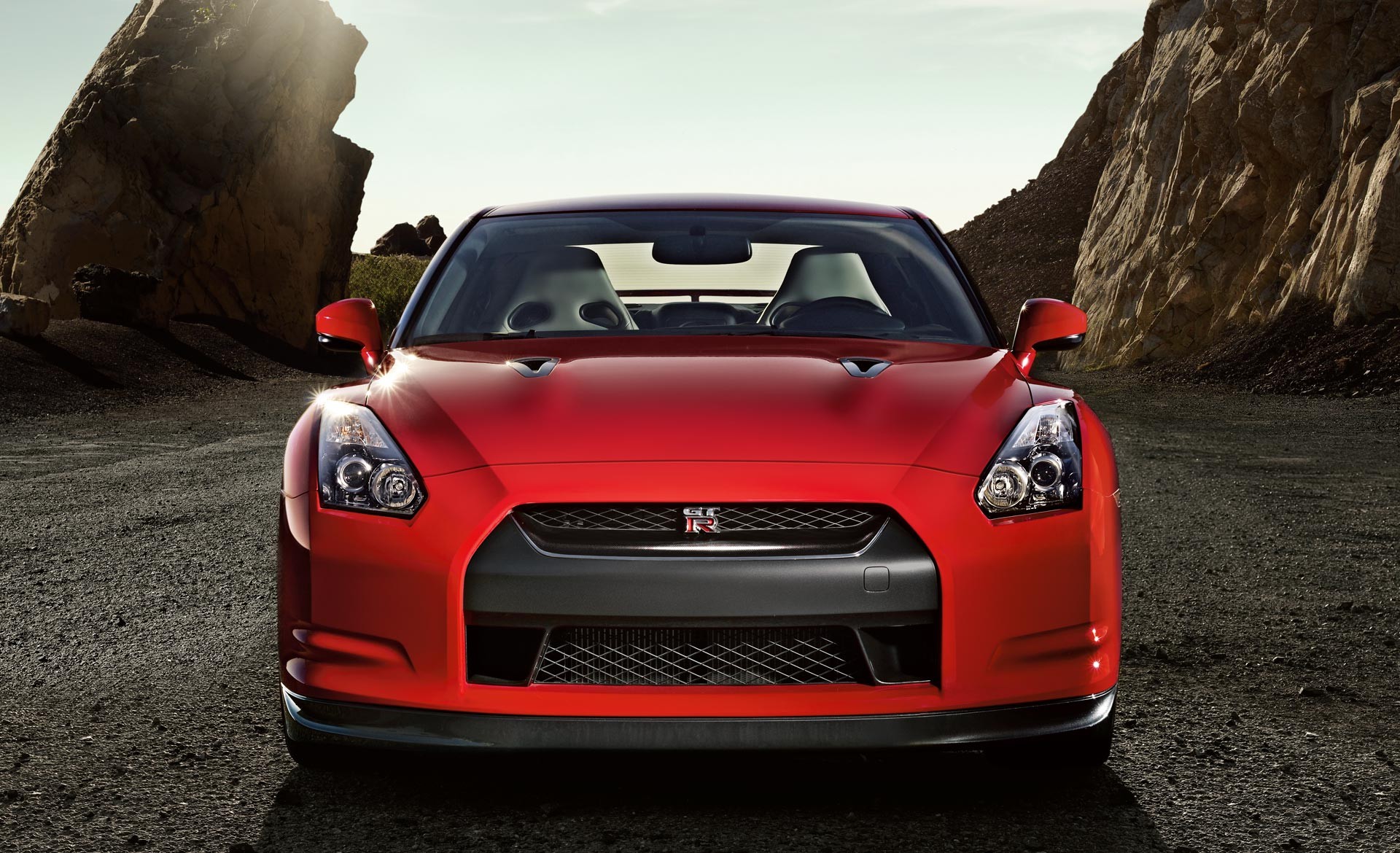 nissan gt-r ghiaia rocce