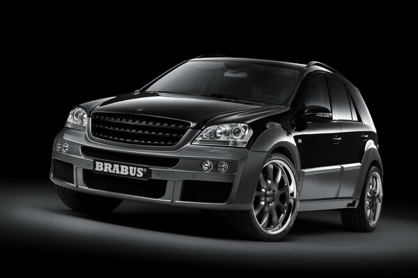 Mercedes BRABUS negro render