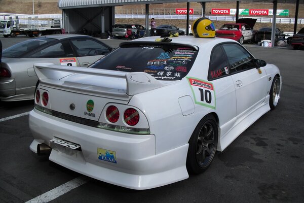 Sportwagen nisan r33