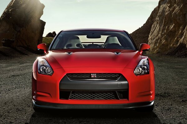 Auto Nissan gt-r e rocce