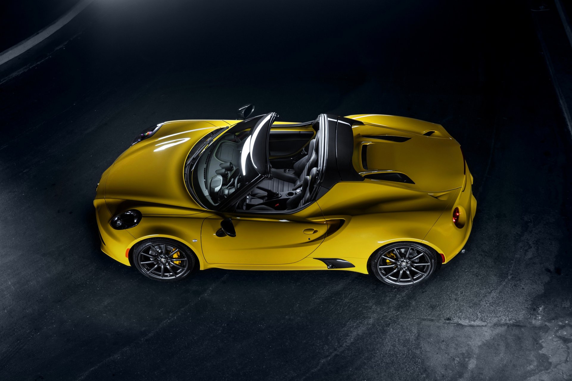 alfa romeo 2015 4c araignée jaune cabriolet voiture