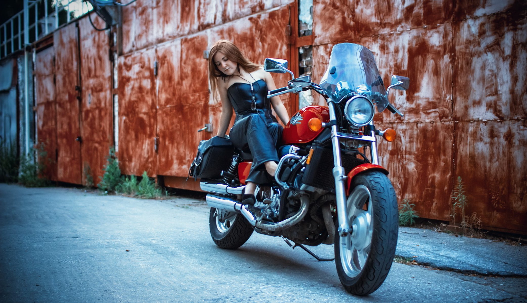 motocicleta chica calle