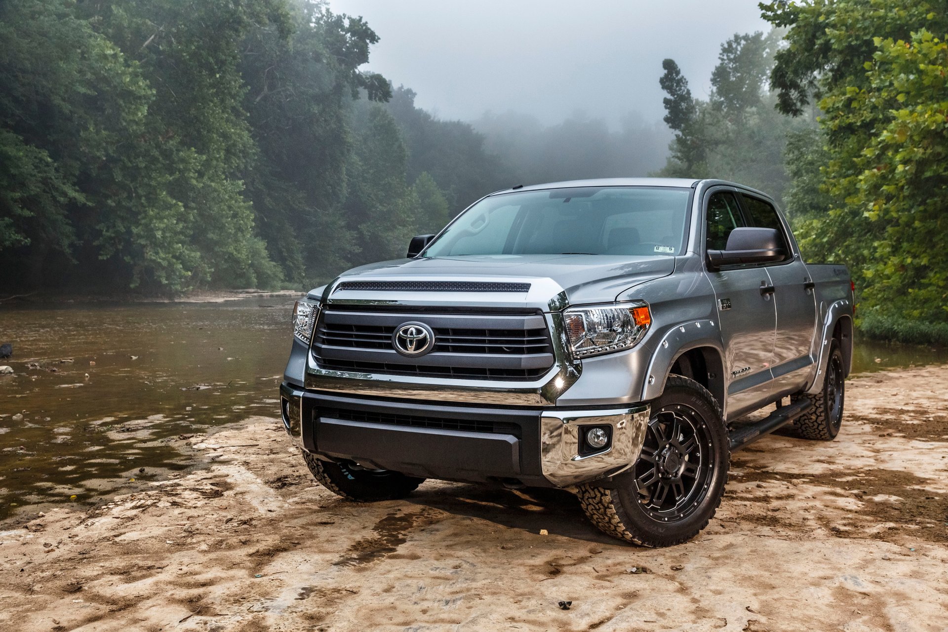 toyota tundra forest river