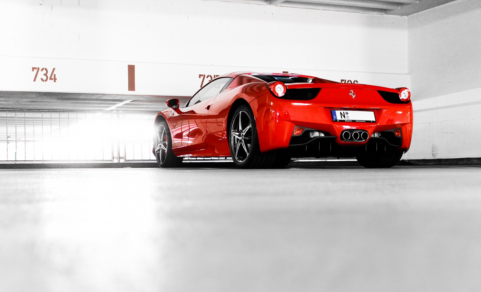 ferrari 458 italia czerwone ferrari włochy czerwony tył parking