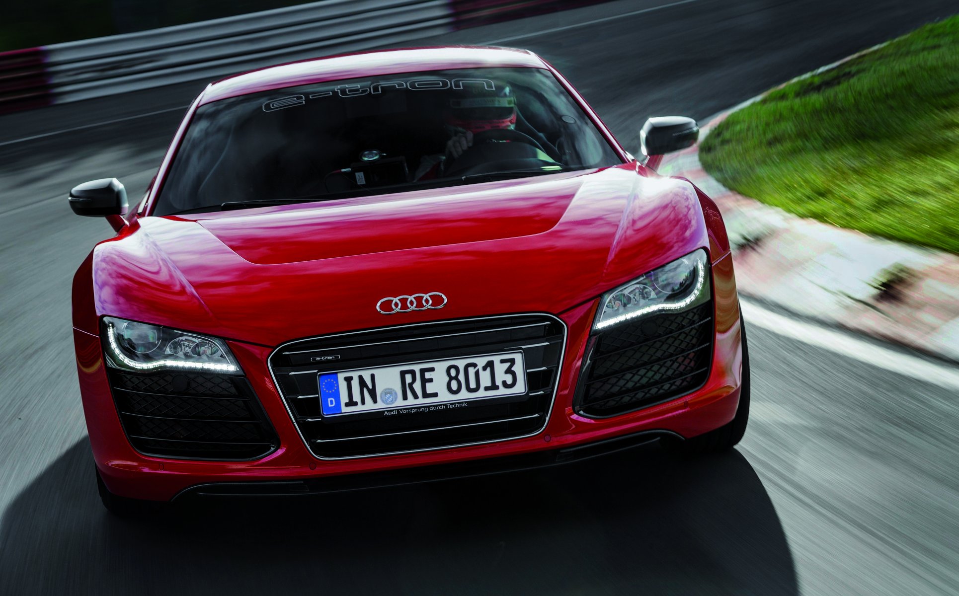 audi r8 rouge avant capot logo phares audi voiture de sport