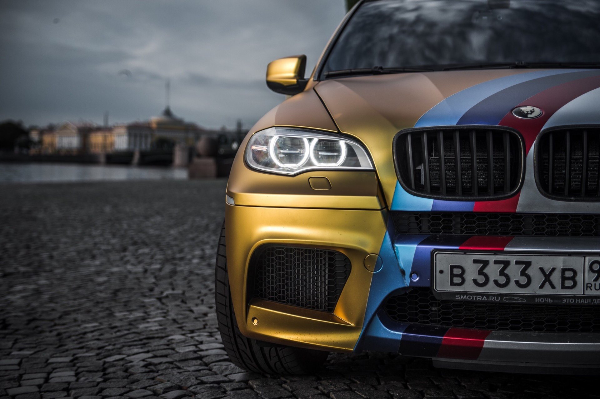 bmw x5m oro cromo san pietroburgo