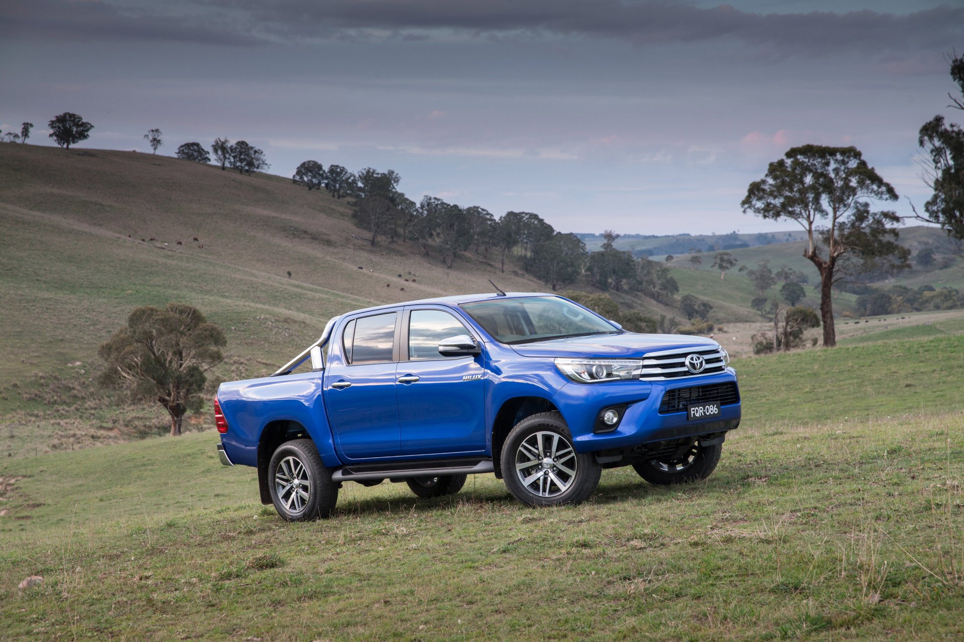 2015 toyota hilux sr5 double cab 4x4 au spec toyota helix hilux jeep ramassage