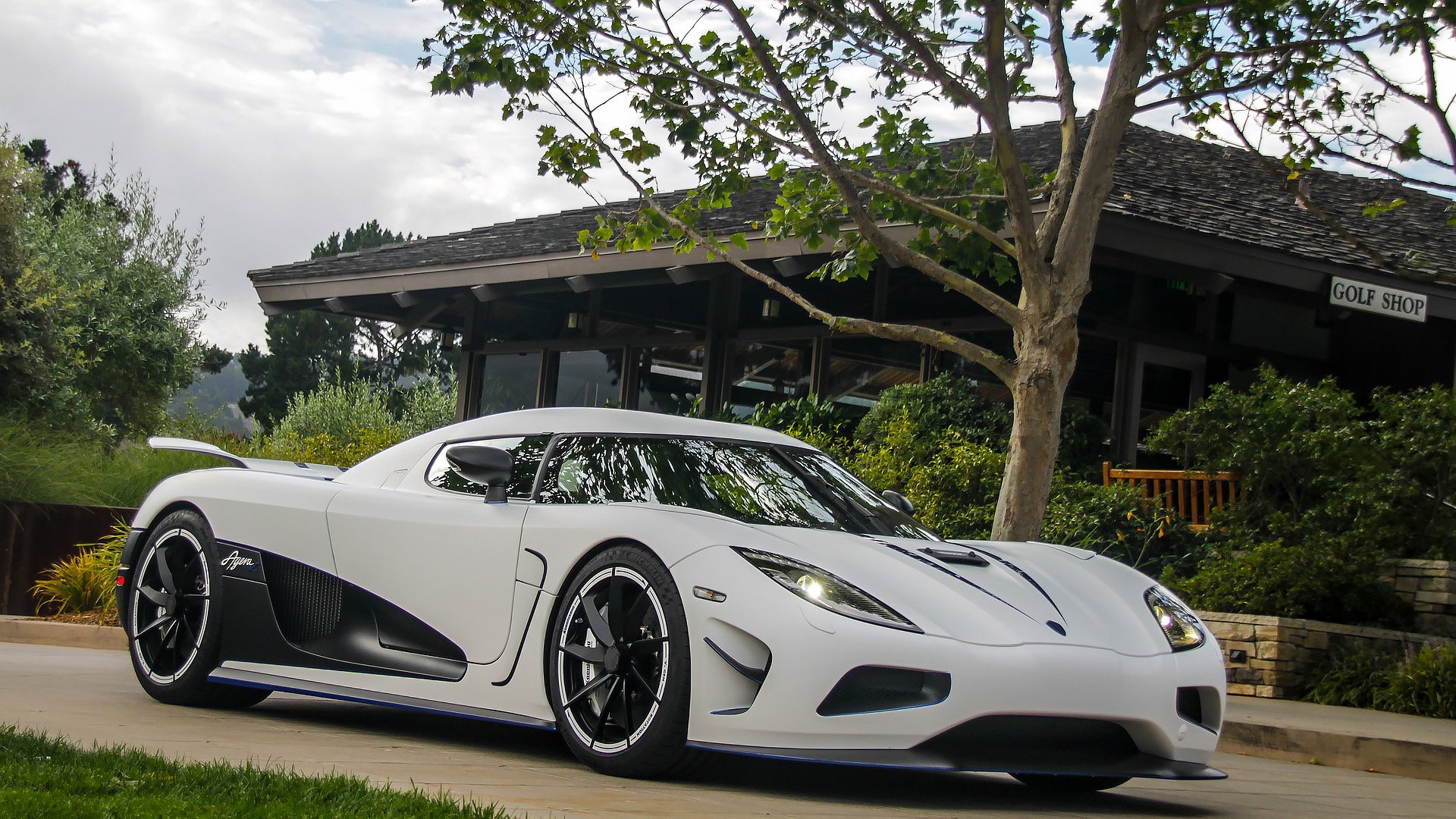 koenigsegg agera g biały