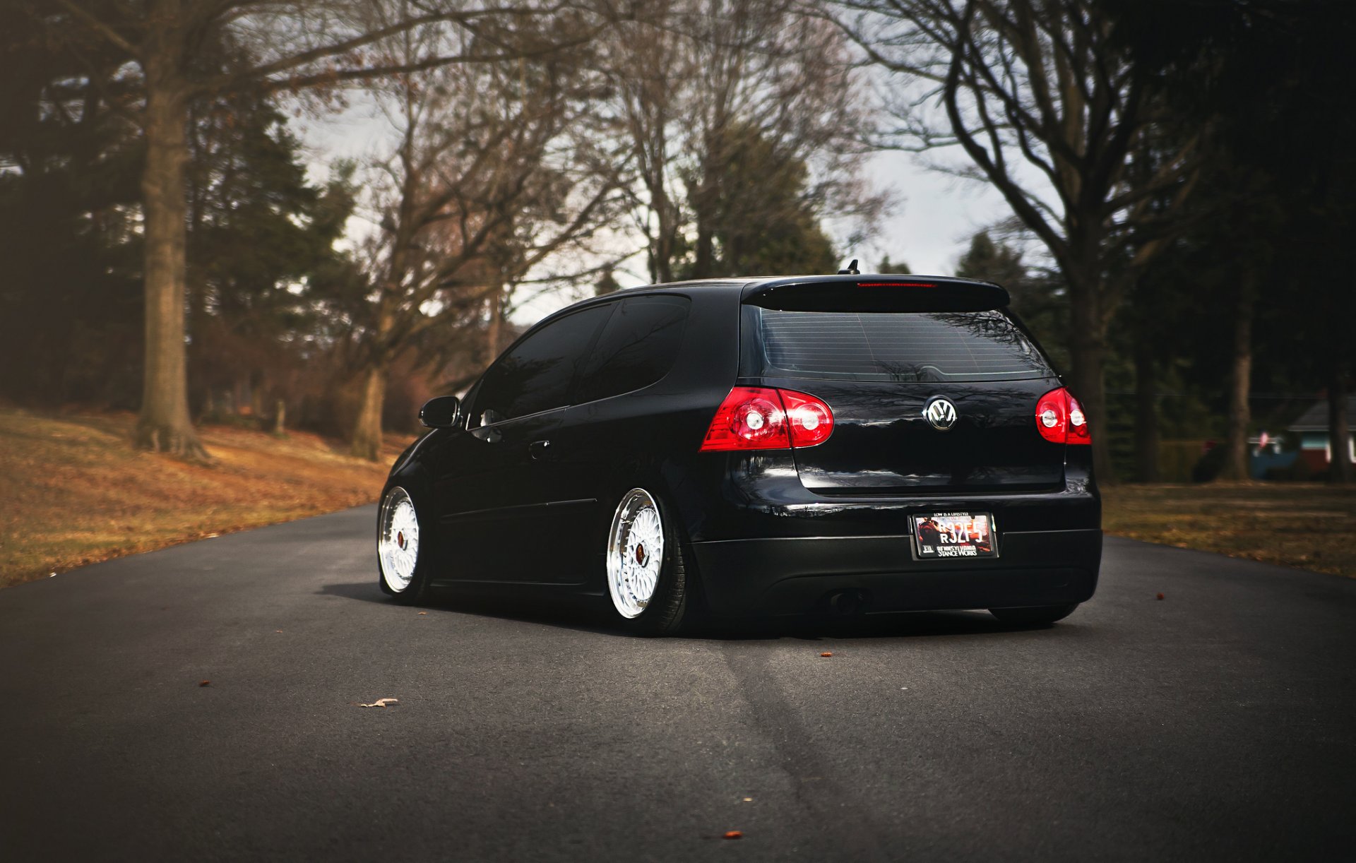 volkswagen golf gti stance black