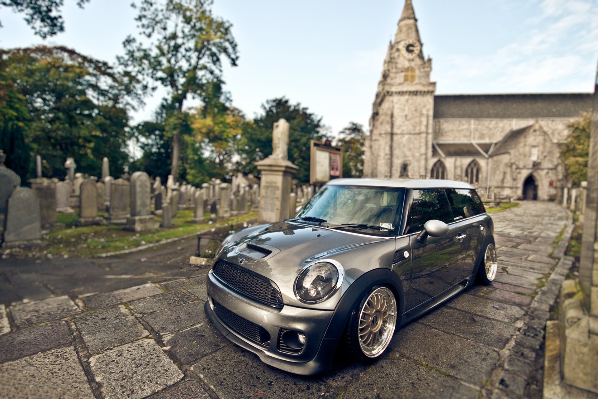 mini cooper dans des sacs l europe position thacko san temple cimetière