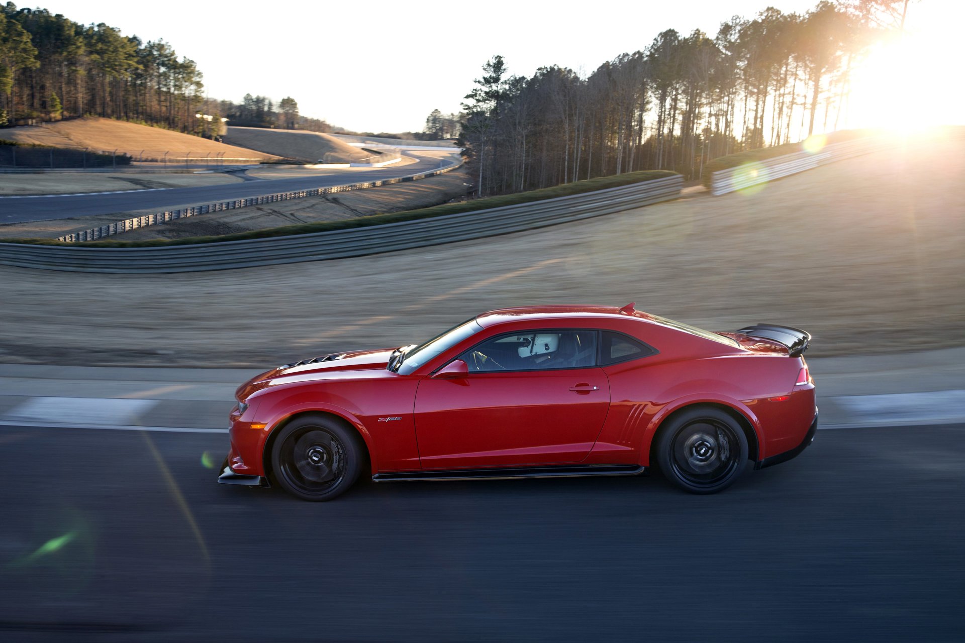 chevrolet 2015 camaro z28 czerwony metaliczny boczny samochód zdjęcie