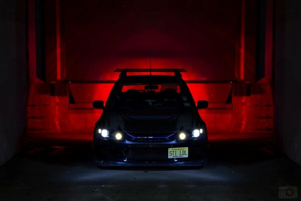 Niebieska noc Mitsubishi Lancer