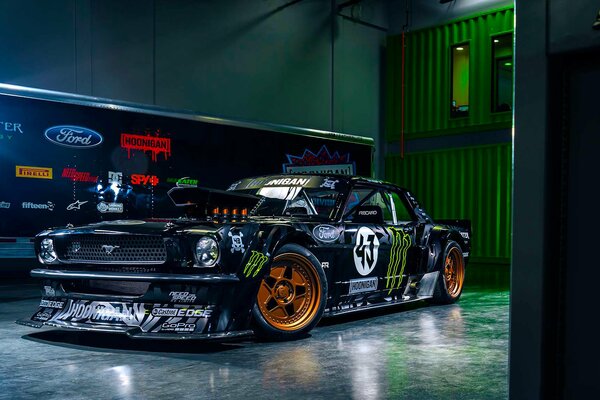 Élégant Ford Mustang tuning de Monster