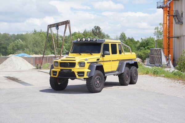 Mercedes Benz yellow SUV 6x6