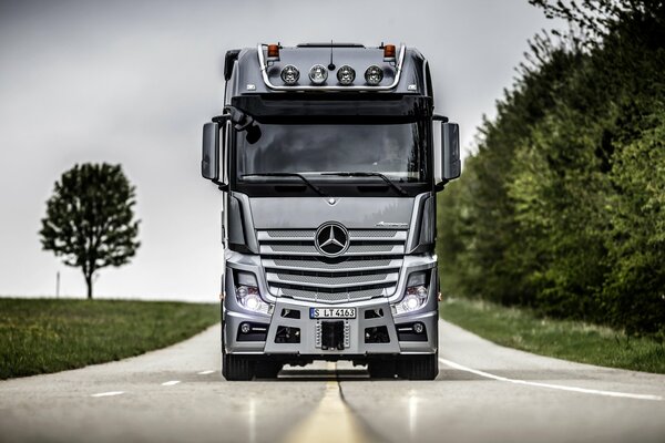 Тягач mercedes actros hd обои