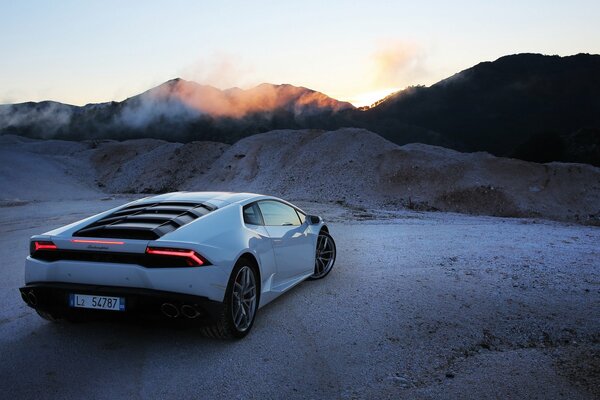 Lamborghini-ein Hurrikan unter Autos