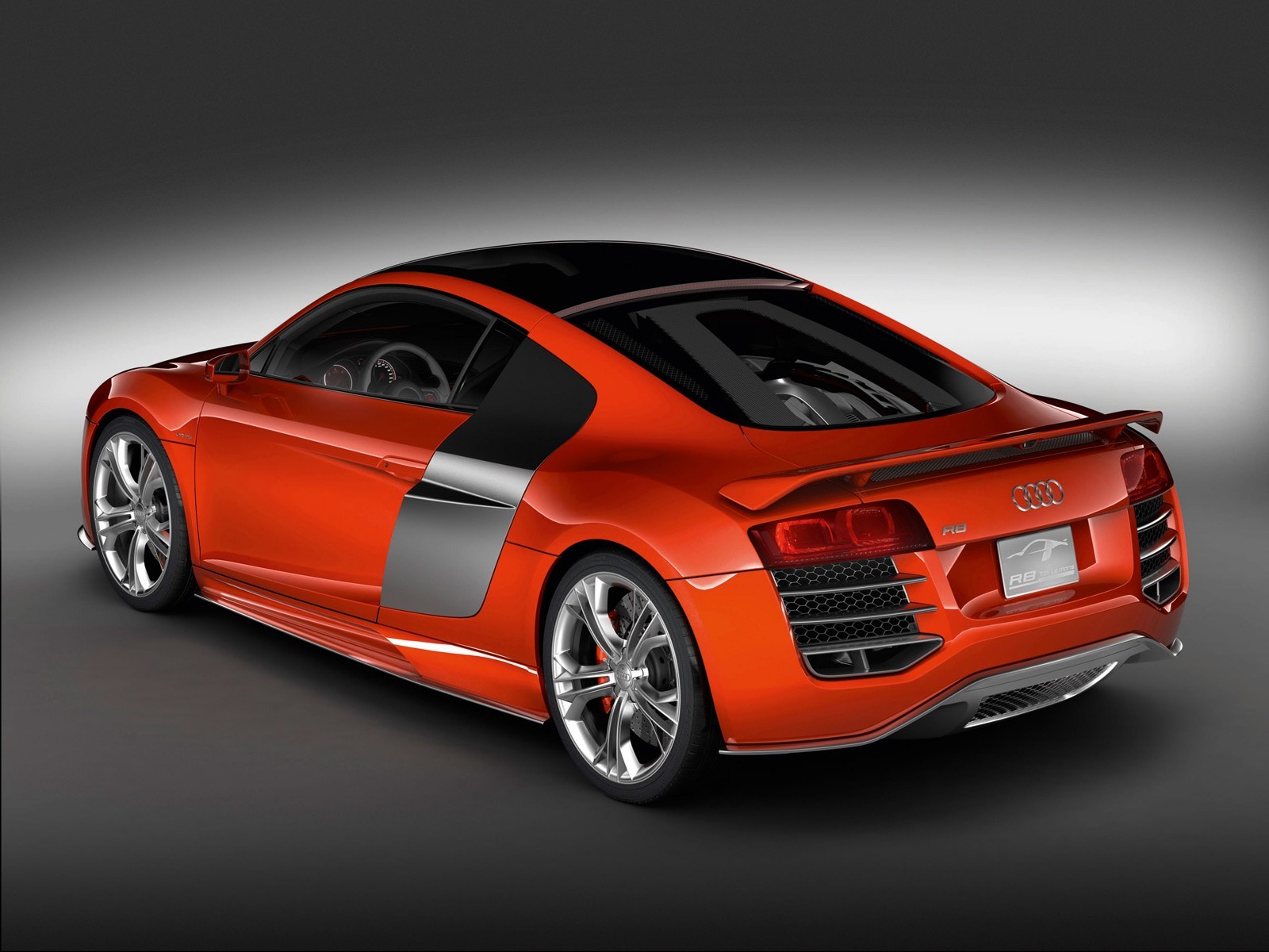 coche audi rojo