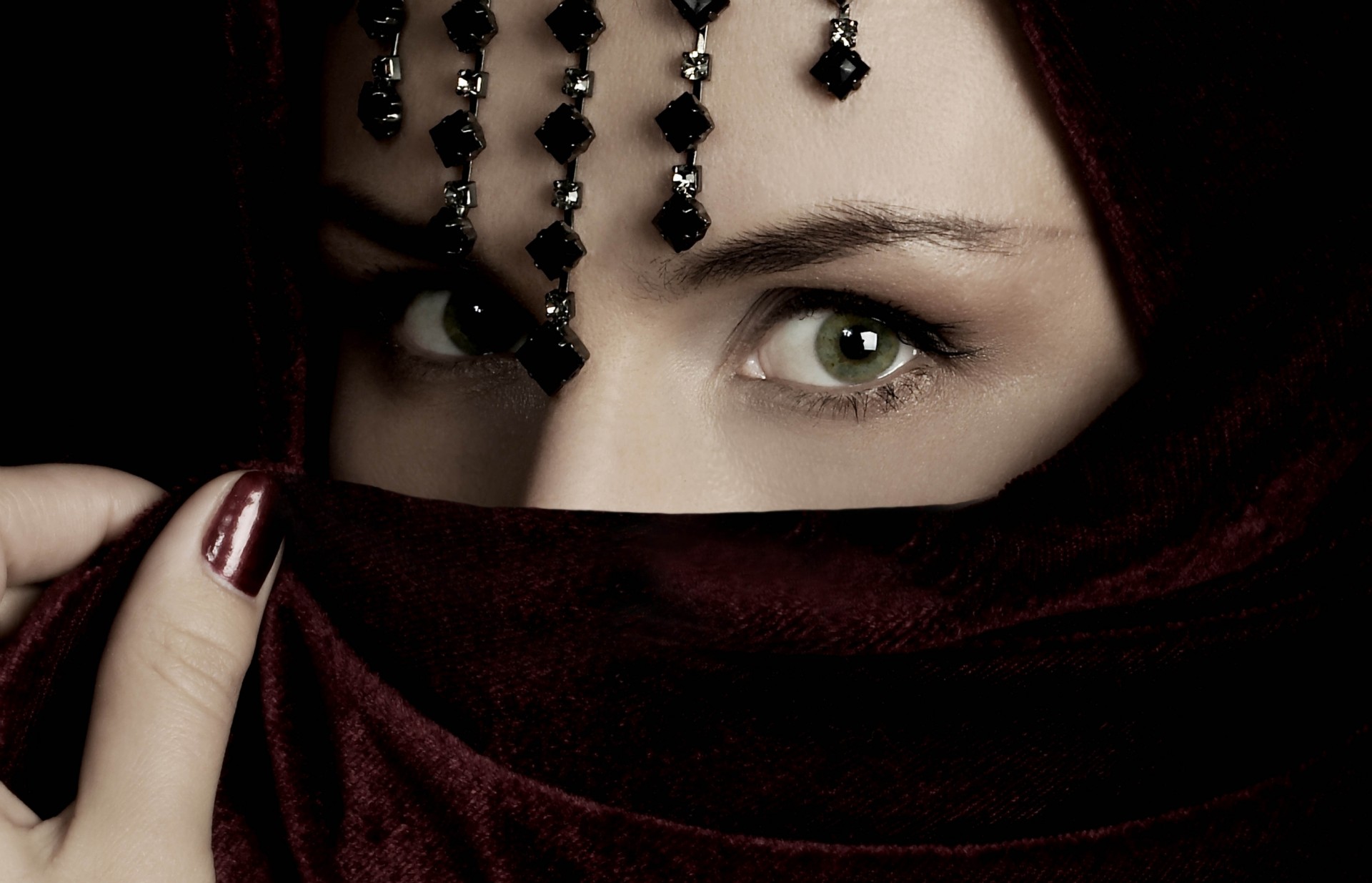 green eyes face girl veil