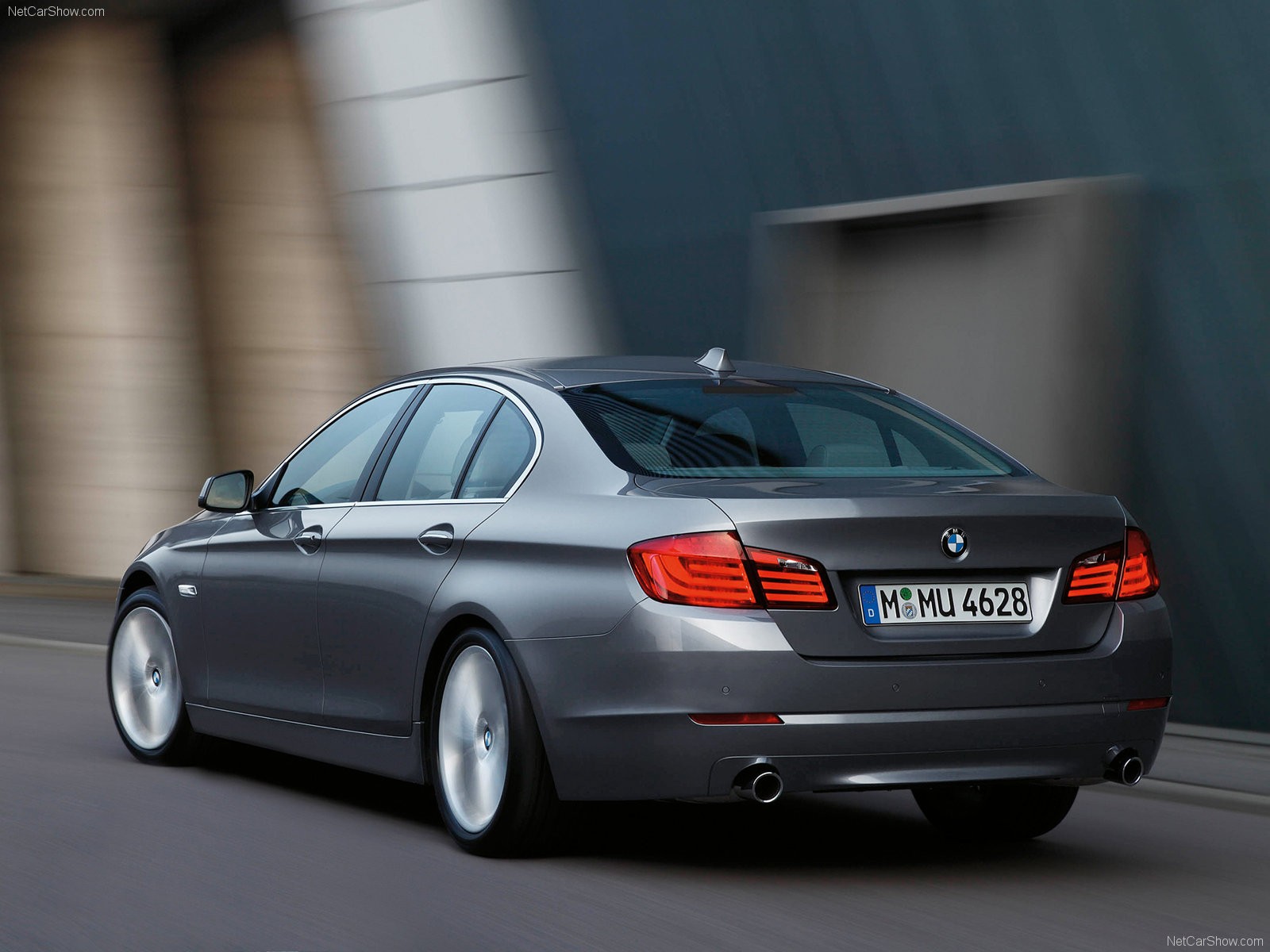 bmw-5 serie 2011 1600x1200