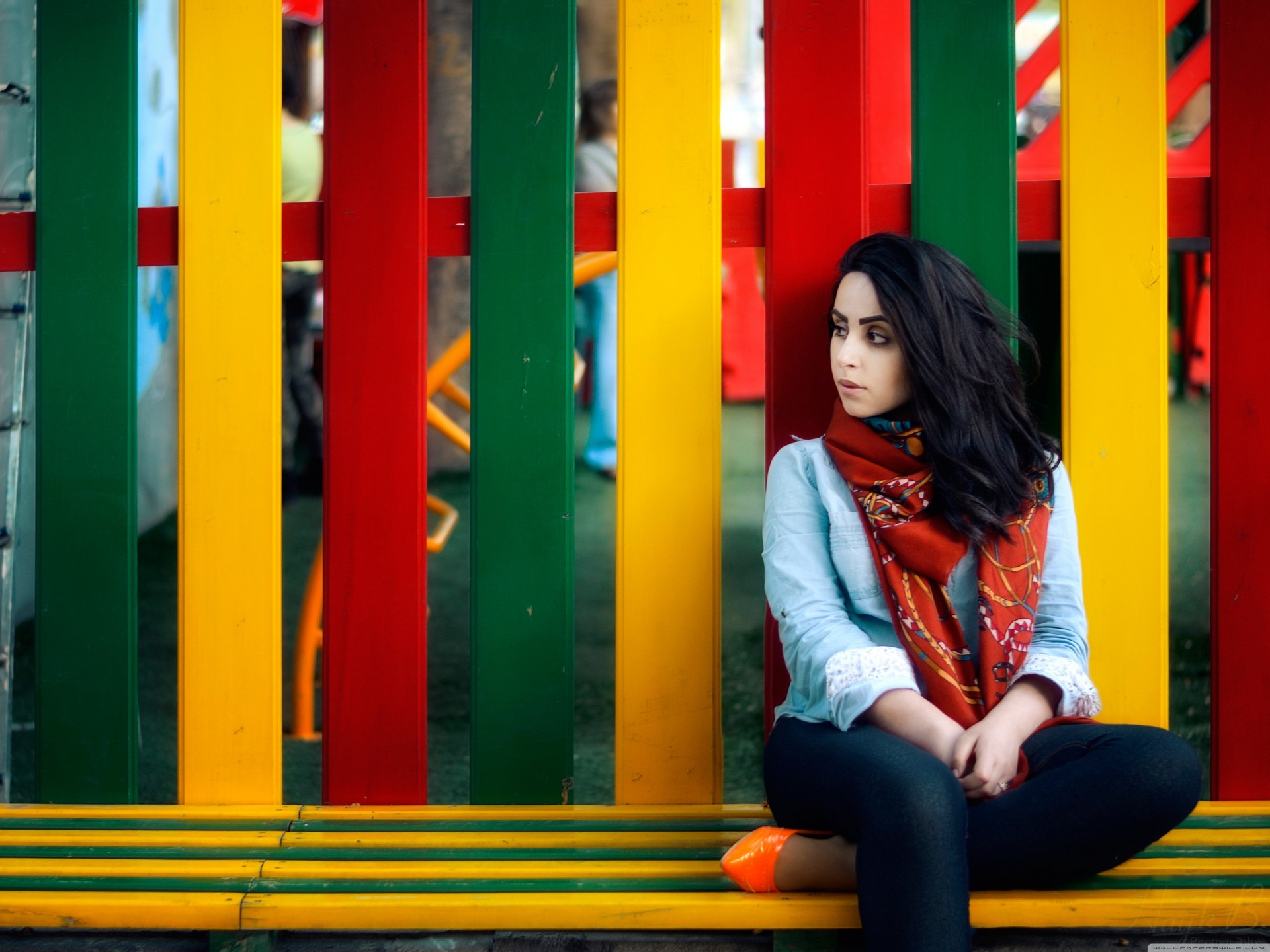 femme multicolore arménie artistique