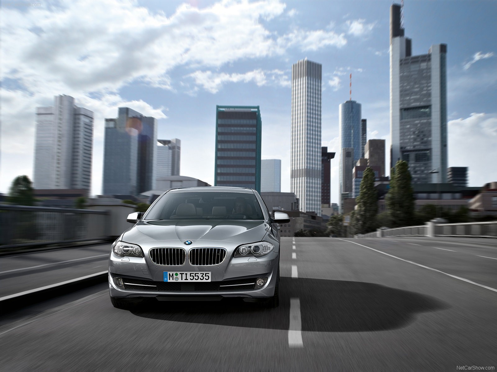 bmw-5 series 2011 1600x1200