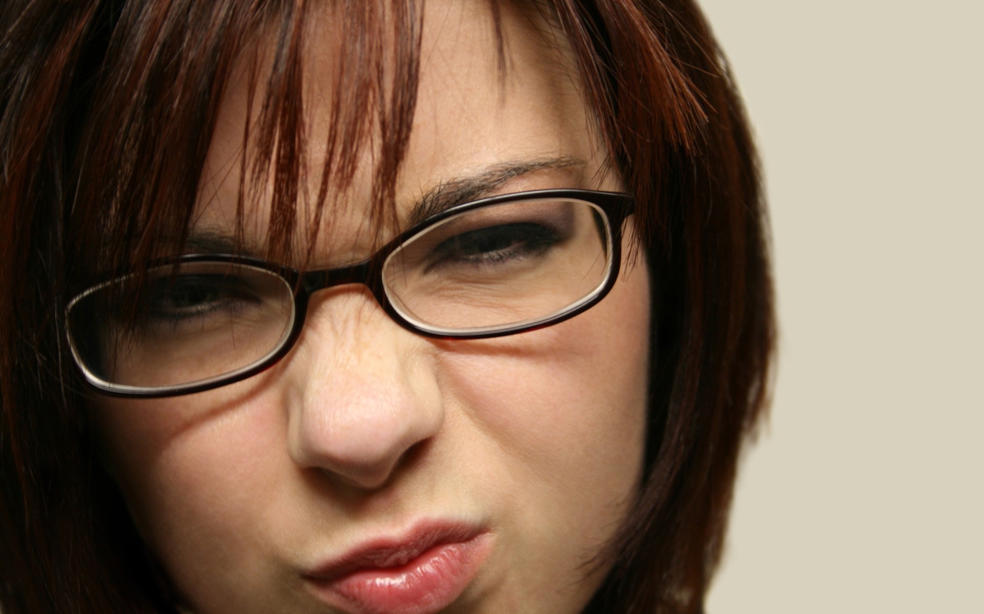 brunette sunglasses girl