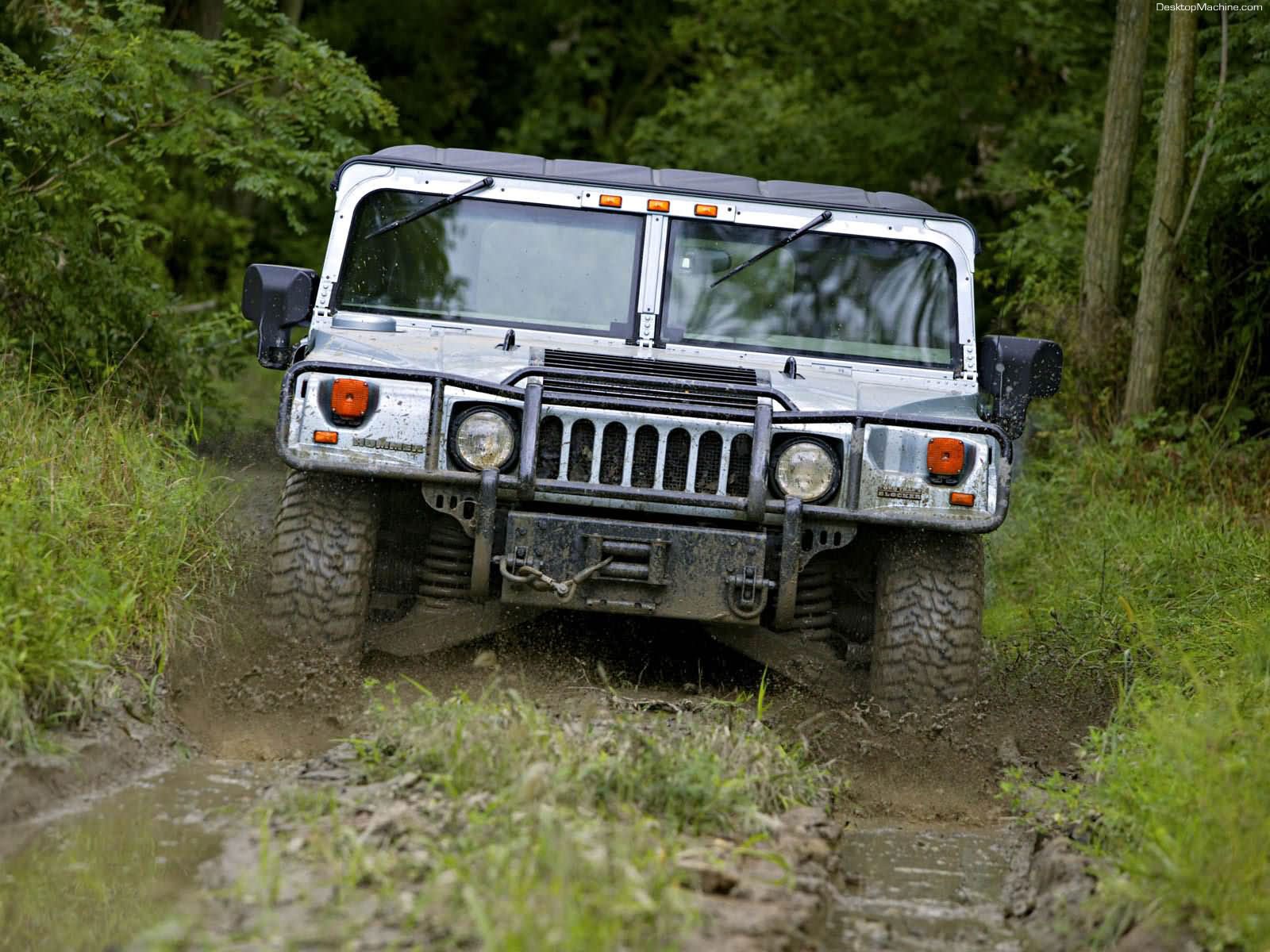 hummer h1 hummer dans la boue