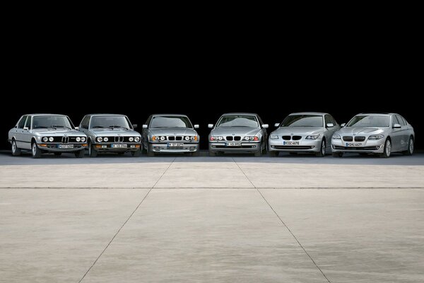 Colección de coches BMW en exposición