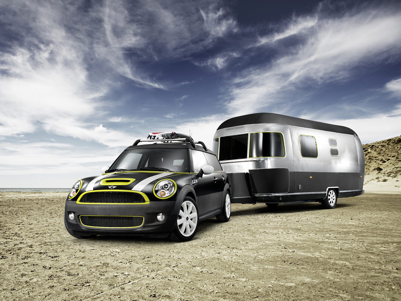 car mini clubman trailer desert