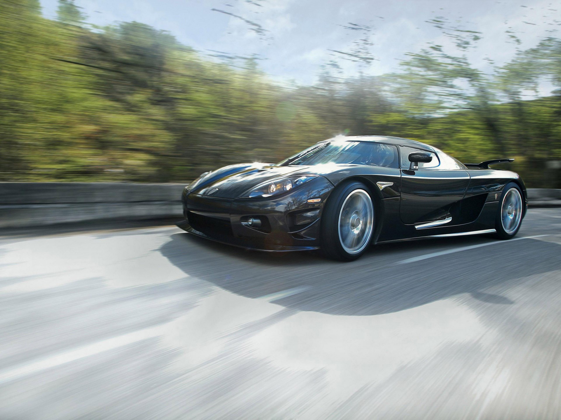 koenigsegg velocidad sol carretera