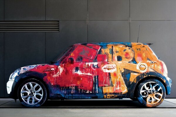 Grafite colorata su Mini Cooper