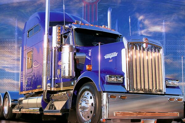 Amerykańska ciężarówka Kenwoot w Kolorze Niebieskim