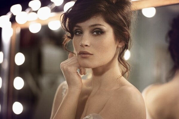 Brünette Gemma Arterton Fotoshooting