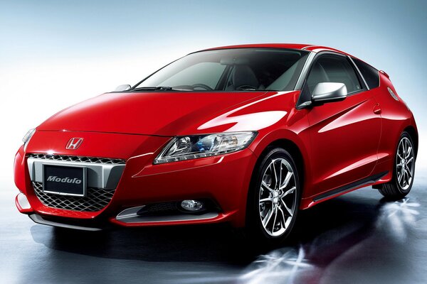 Фотография авто красной Honda cr-z