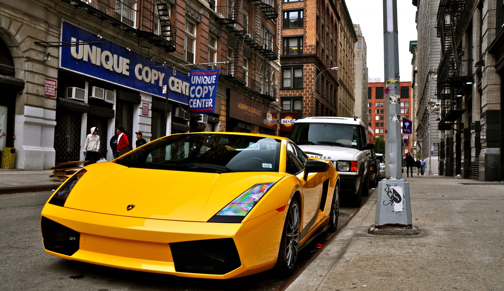 coche calle lamborghini