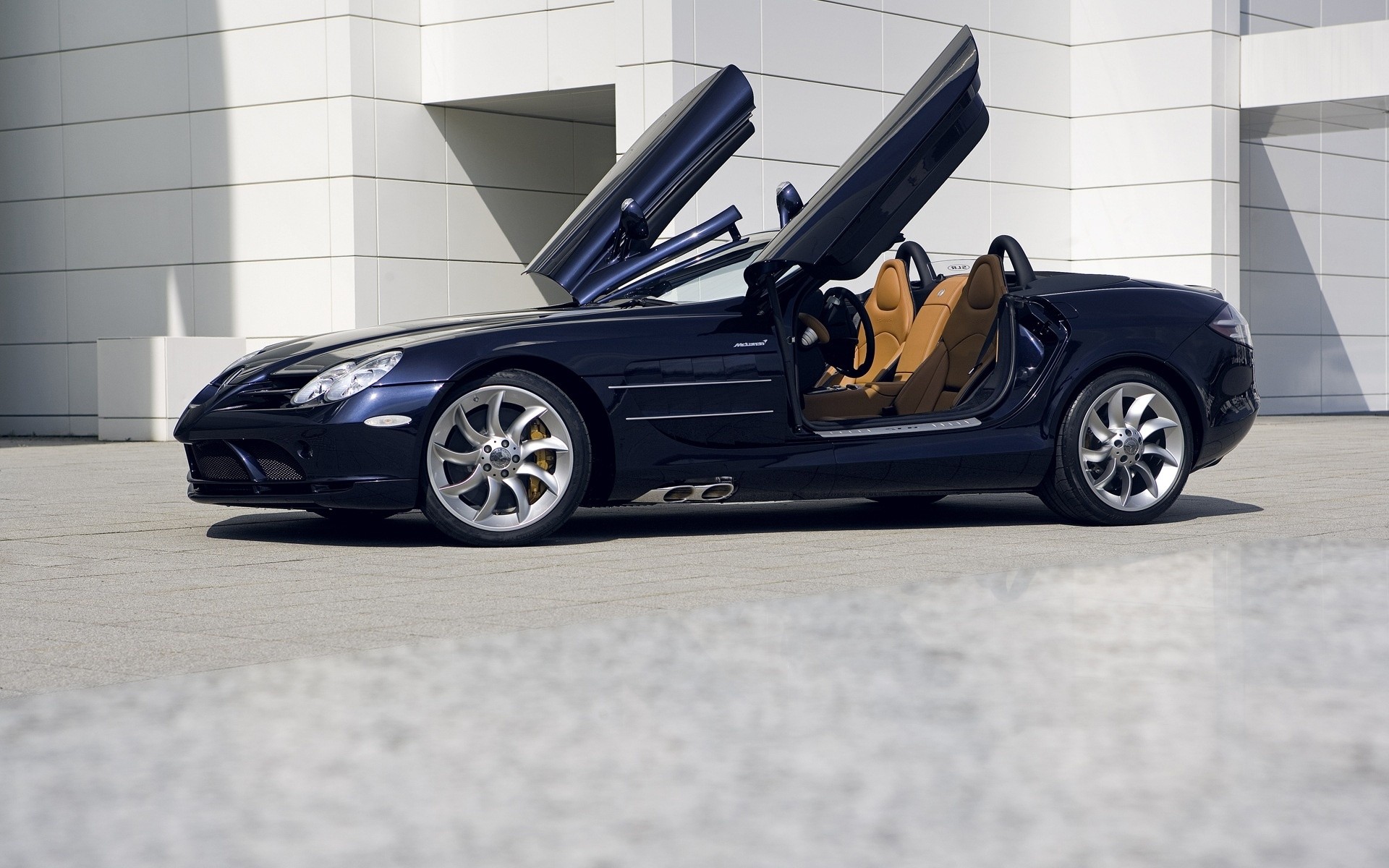 mercedes mclaren slr родстер двери открыл