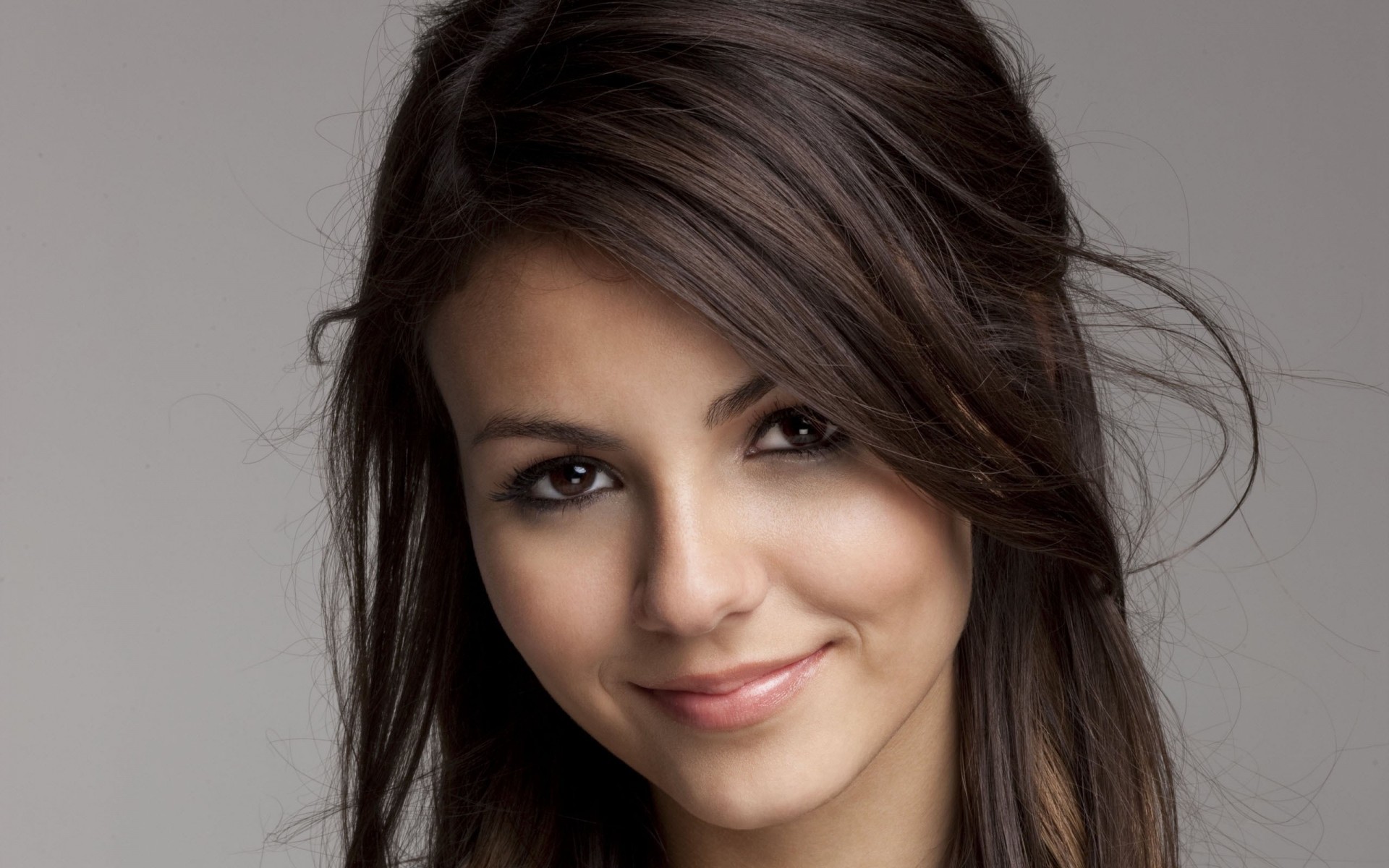 bruna victoria justice capelli