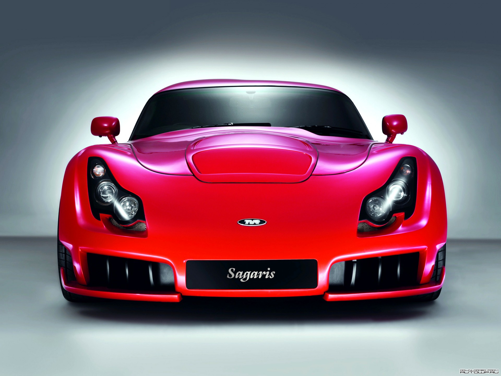 tvr sagaris rosso macchina