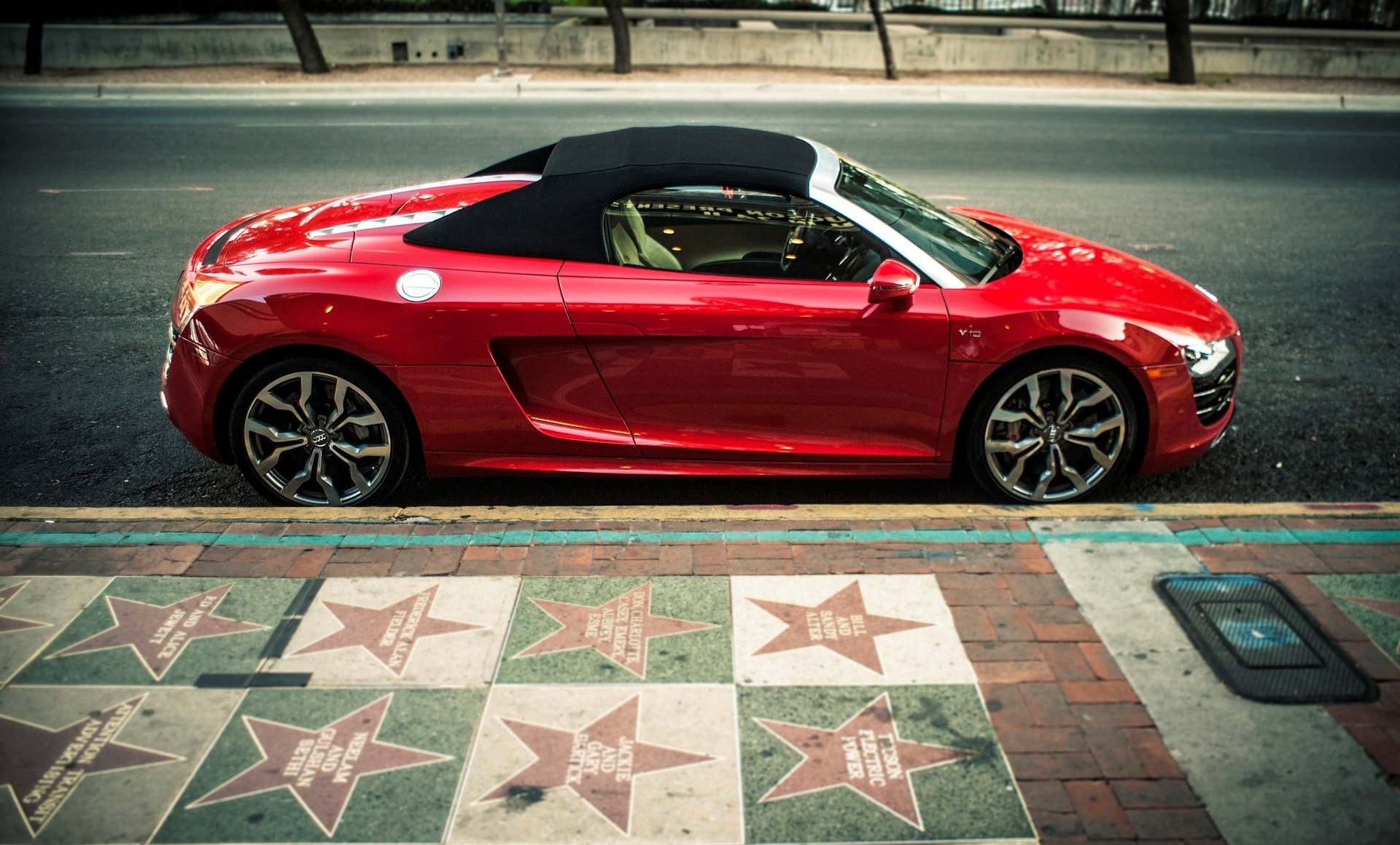 audi r8 v10 spider red audi p8 spider red side