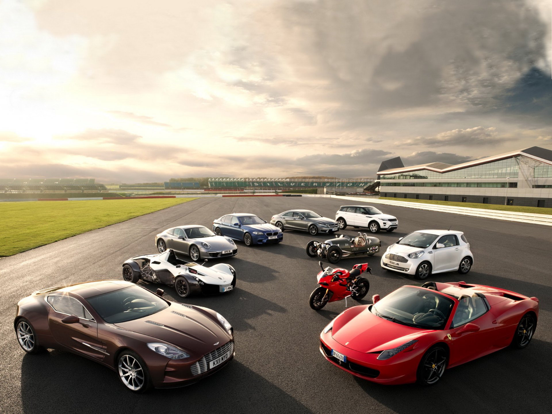 aston martin ferrari usted morgan porsche bmw mercedes-benz land rover